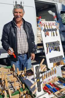 Zé Azeitona e Carlota Oliveira são os Reis das Facas nas feiras